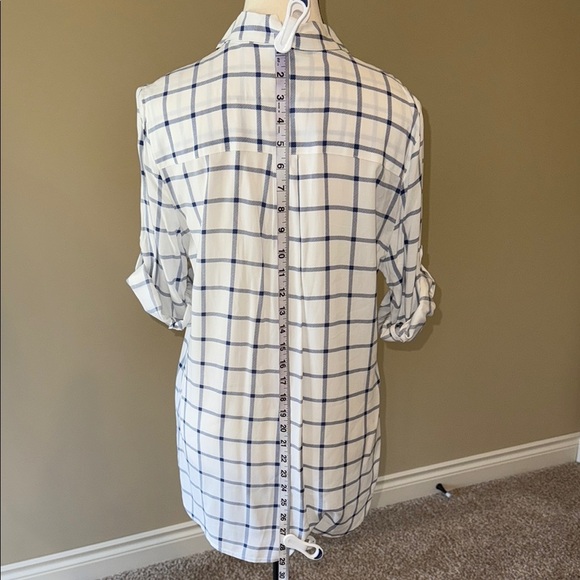 Reitmans Shirt Blue and White Plaid Button Down Top Women's Size 9 - Picture 5 of 10